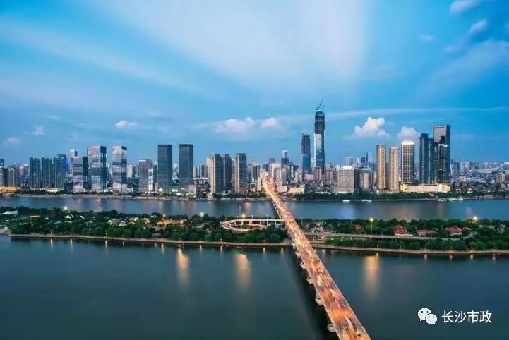 以城市，見未來；與城市，共成長